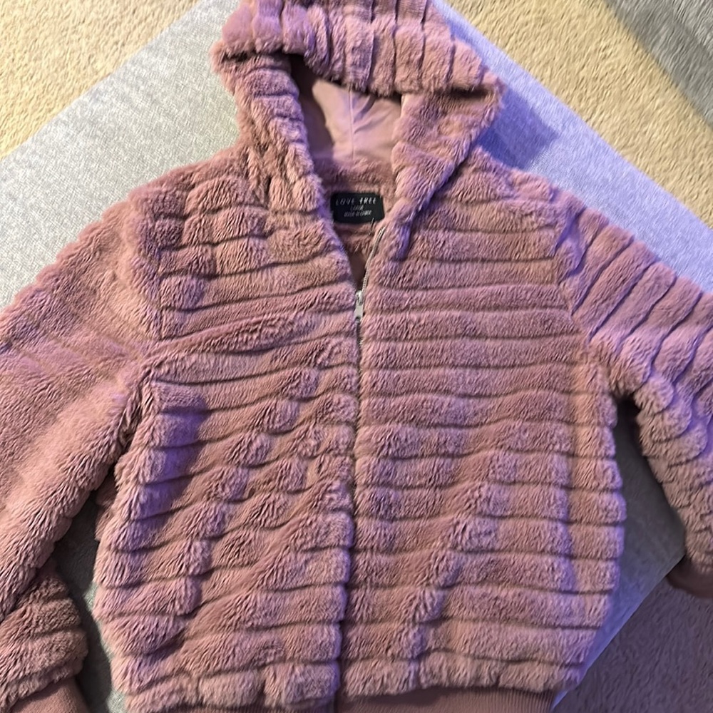 Love tree kids size large WARM jacket
